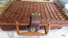 Wicker purse with leather strap