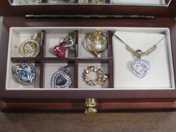 Danbury Mint Necklace and Heart Pendant Set in Wood Box