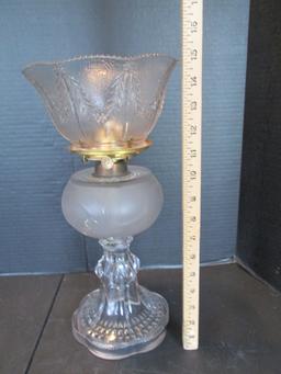 Clear Glass Oil Lamp with Frost Font