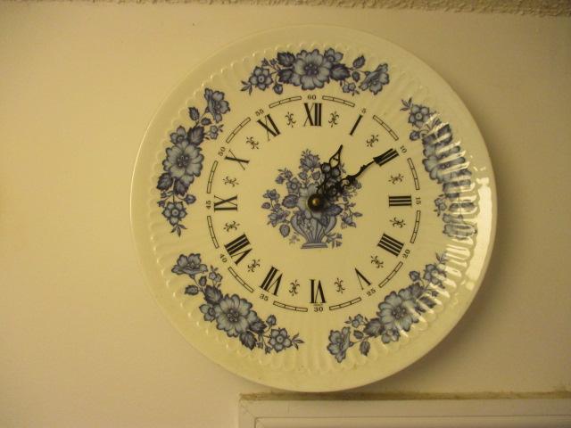 Two Blue and White Quartz Plate Clocks