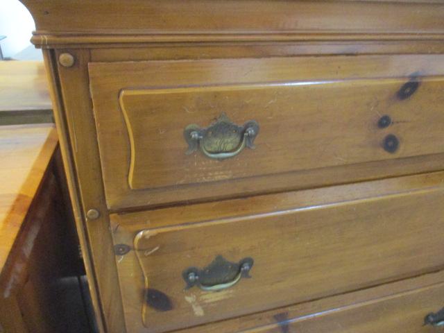 Pine Chest with 4 Drawers