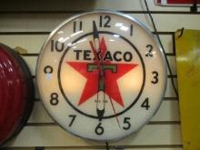 Electric TEXACO Lighted Wall Clock With Convex Bubble Glass Face