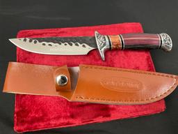 Hunt Down model 9112 Decorative Hunting Knife w/ Sheath, like new