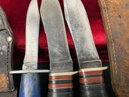 Trio of Vintage Remington Fixed Blade Knives, 2x RH-32 & 1x RH-204, 2x leather sheath