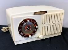 General Electric 1951 Am Tube Clock Radio - 11"x5½"x6", Hums When Plugged I