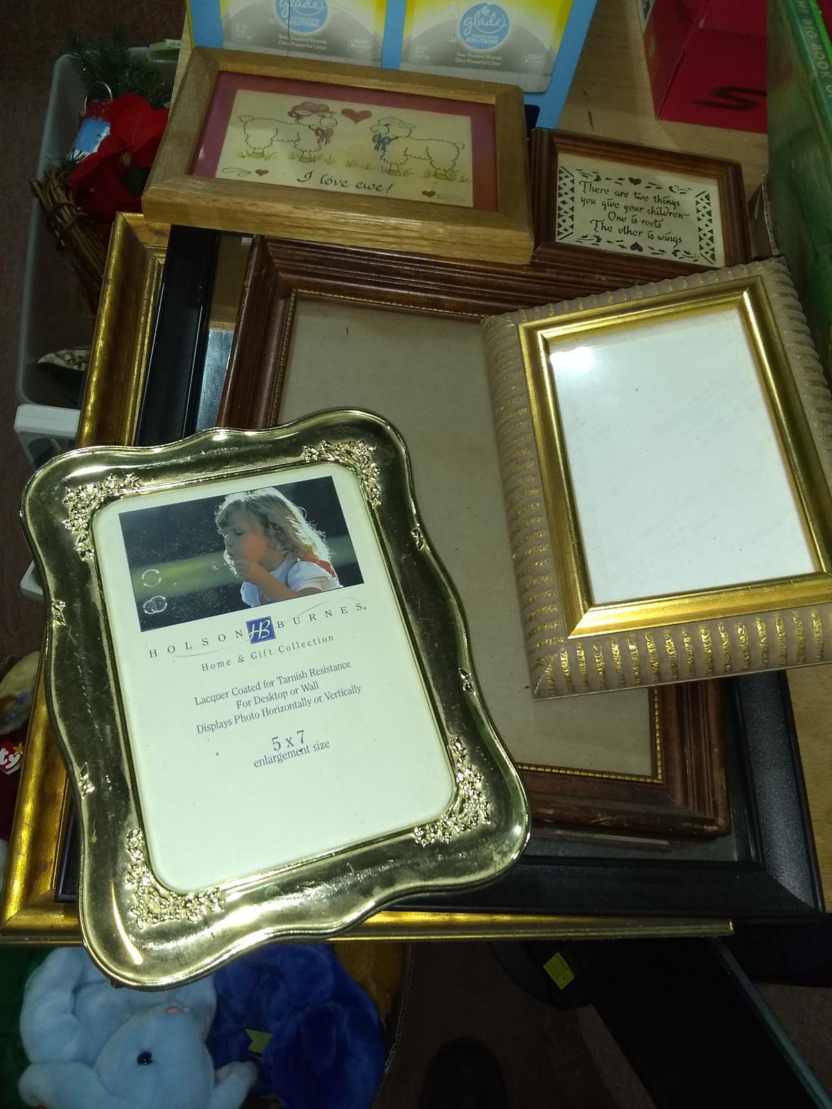 BL- Assorted Picture Frames