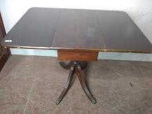 Antique Mahogany Duncan Phyfe Drop Side Table
