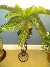 Decorative Metal Fern Stand with Faux Fern