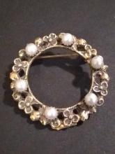 Faux Pearl and Daisy Brooch