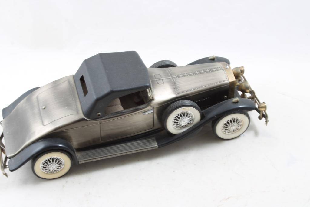 1934 Bugatti Race Car Diecast & 1931 Car Radio