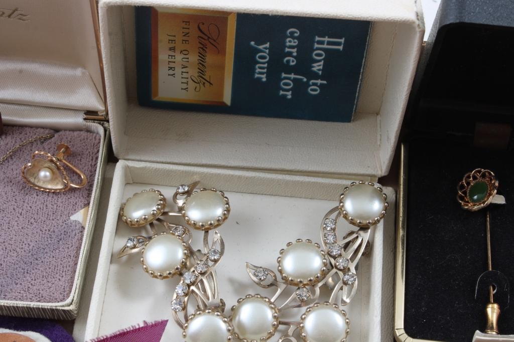 Jewelry, Pinbacks, Continental Airlines Cards