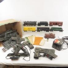 Lionel 675 Locomotive & Tender with cars & track