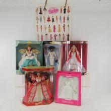 4 Collector Barbies, Wedding Outfit & Poster