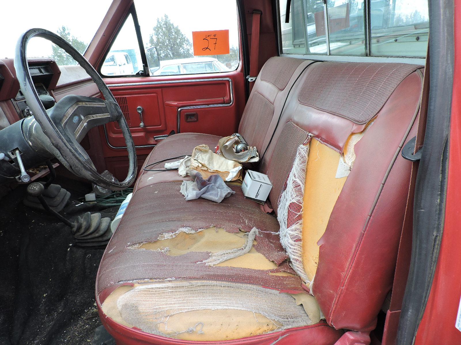 1981 Ford F250 Regular Cab with 'Ranger Package' / 4X4 with Manual Transmission