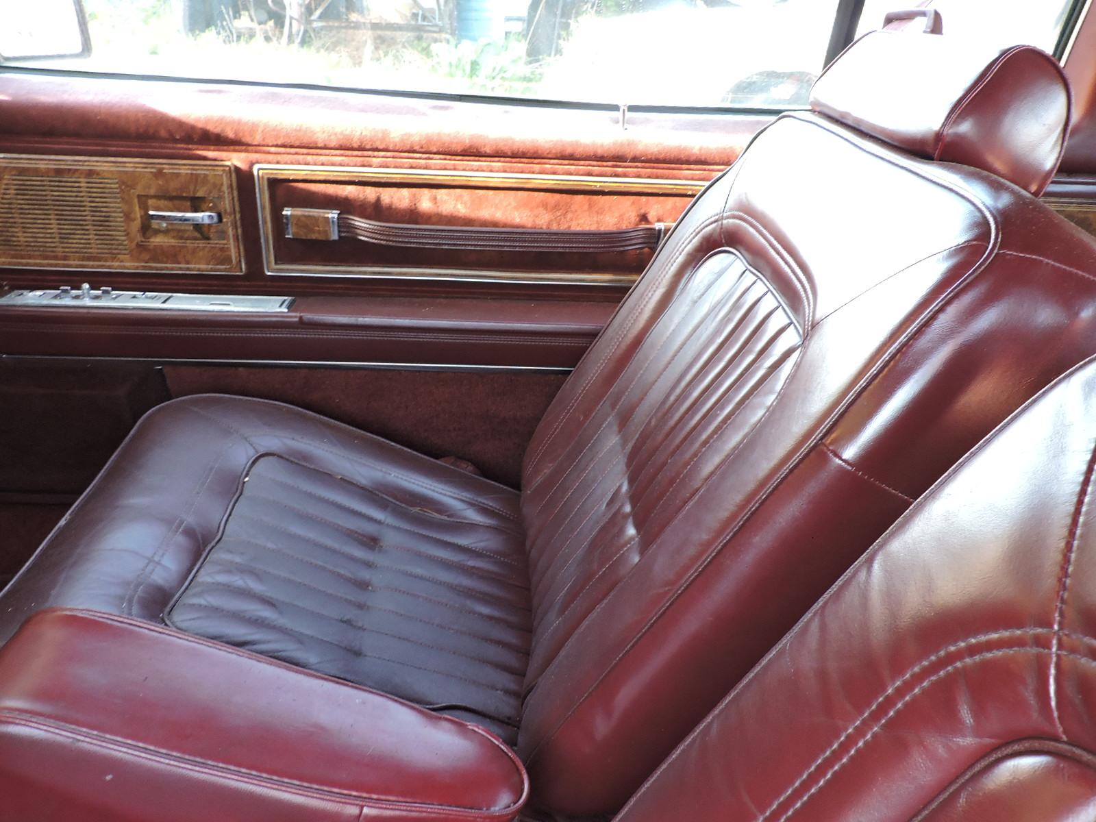 1985 Buick Riviera Coupe / Very Clean Leather Inteior
