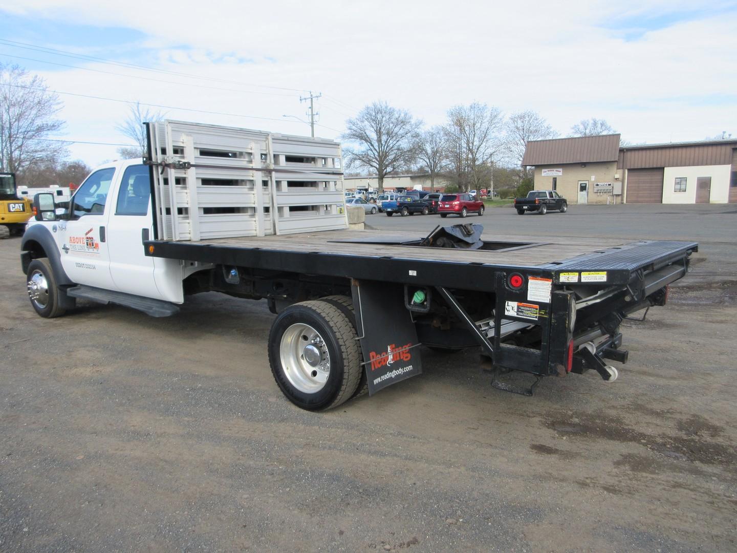 2013 Ford F-550 XL S/A Flatbed Truck