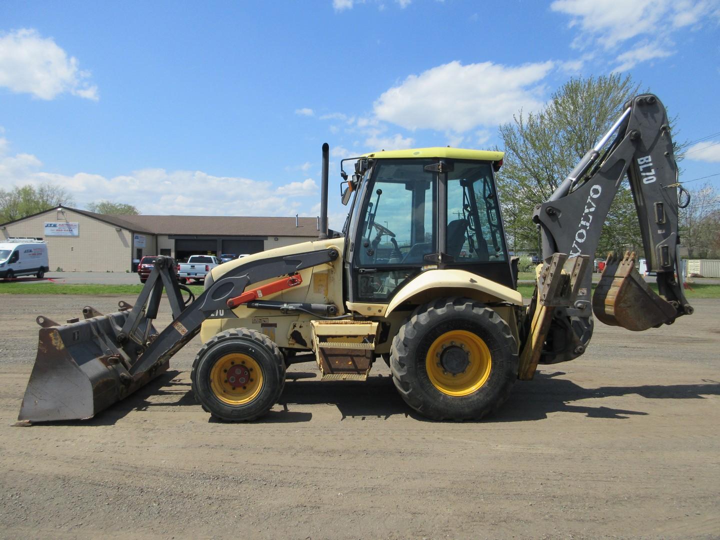 2005 Volvo BL70 Backhoe Loader