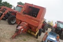 NH 658 ROUND BALER