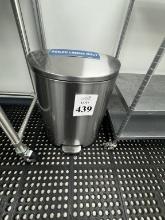 STAINLESS STEEL SOFT CLOSE TRASH CAN