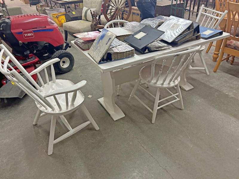 Stretcher Table With 4 Chairs