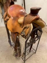 17" Bob Moline custom Oxbow Sadlery horse saddle & 30" Classic Equine cinch