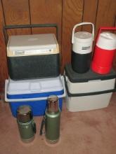 Lot 3 Coolers Rubbermaid, Coleman Flip Lid 10, Coleman Personal 16/2 Aladdin Stanley Quart/