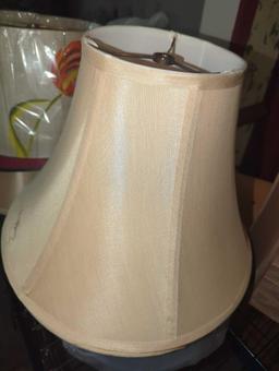 (DR) LOT OF 10 LAMP SHADES IN AN ASSORTMENT OF SIZES, COLORS AND STYLES, WHAT YOU SEE IN THE PHOTOS