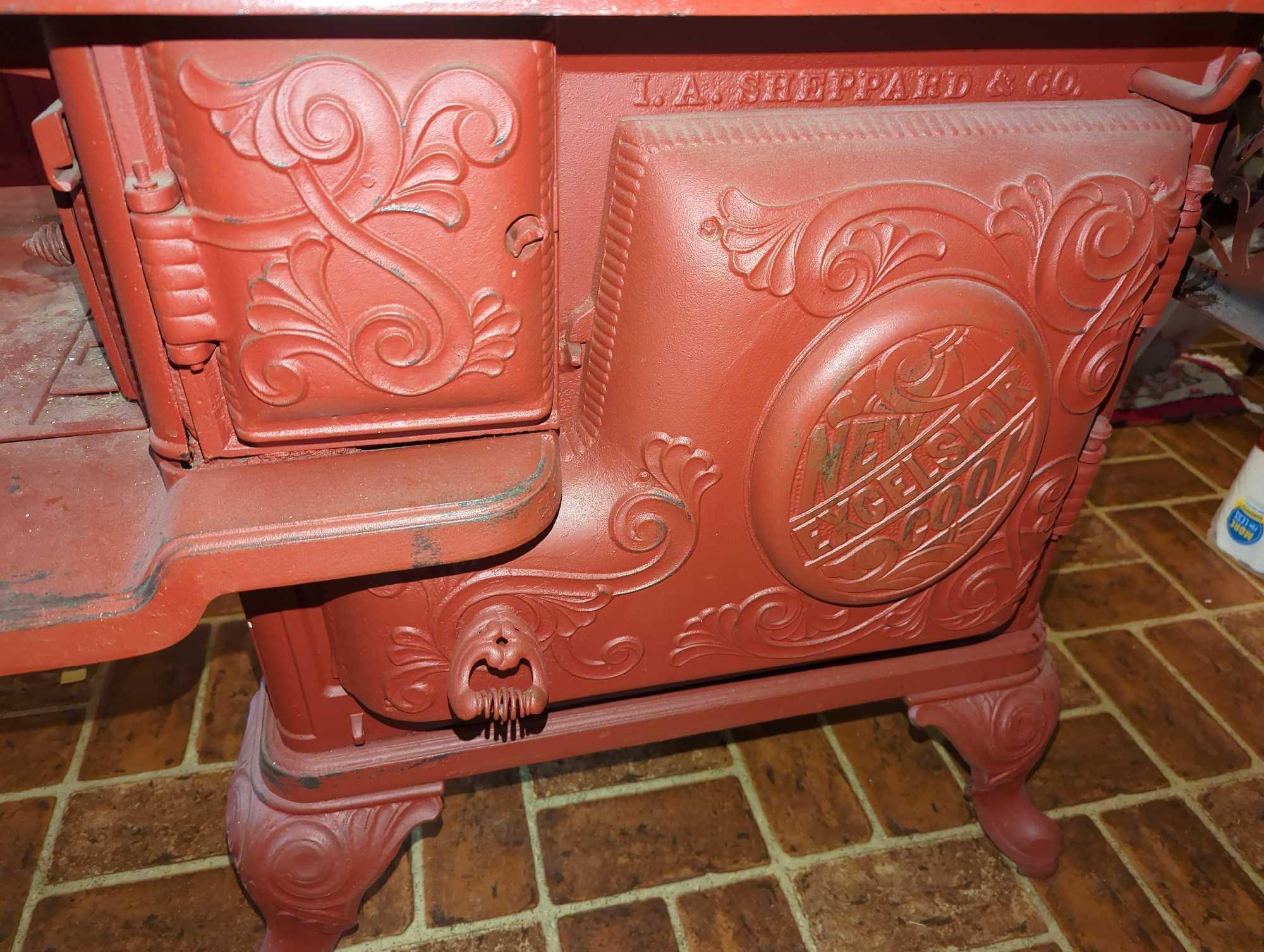 (KIT) PLEASE BRING HELP TO LOAD THIS ITEM, NEW EXCELSIOR COOK CAST IRON RED EARLY STYLE STOVE 128-C,