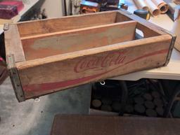 (BR2) VINTAGE COCA-COLA DIVIDED WOOD BOTTLE TRAY. IT MEASURES 18-1/4" X 11-1/8 X 4"T.