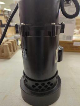 Everbilt 1/4 HP Aluminum Sump Pump Vertical Switch, Appears to be New or Slightly Used Retail Price