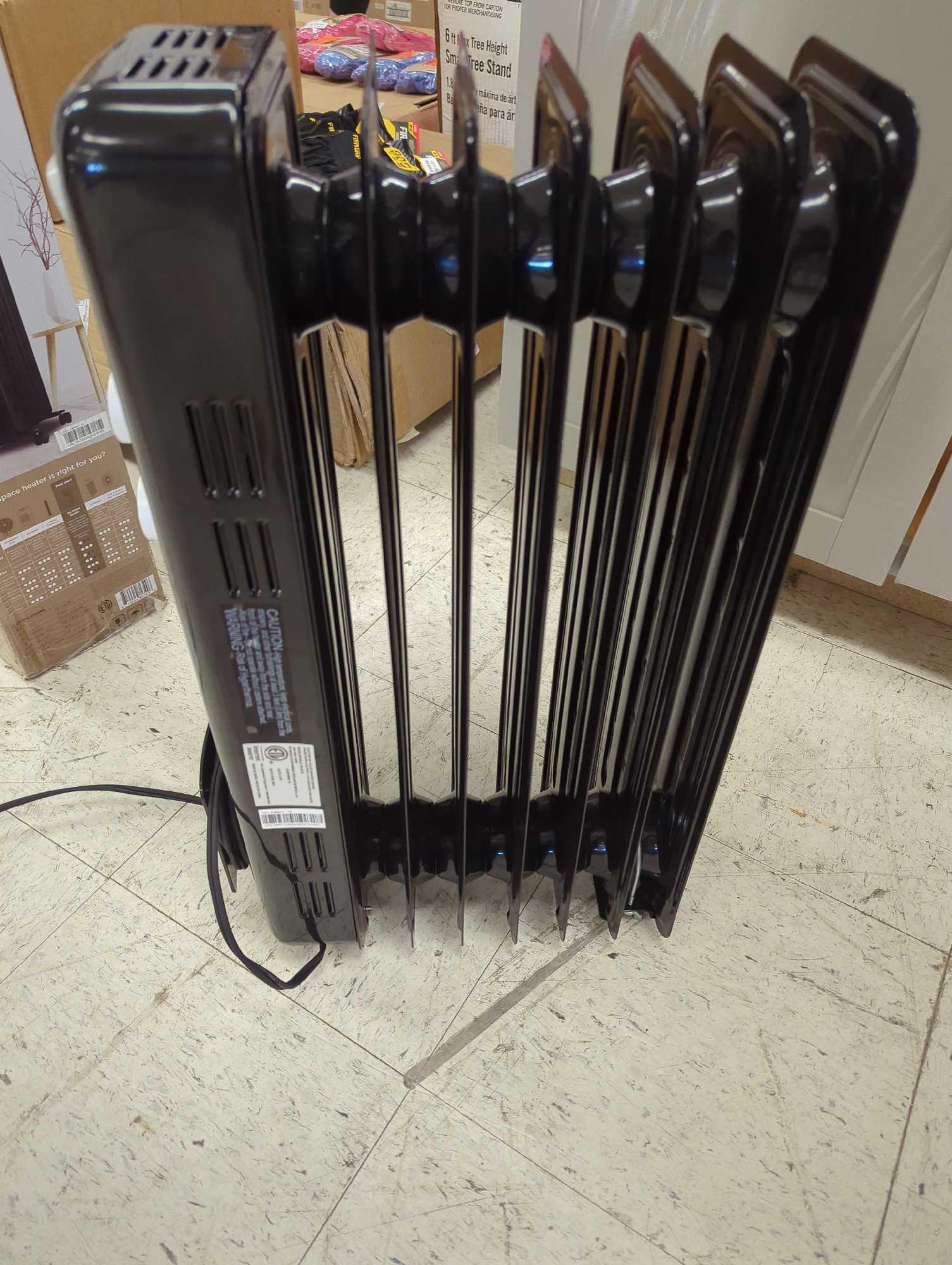 (Missing Feet/Wheels) Pelonis 1,500-Watt Oil-Filled Radiant Electric Space Heater with Thermostat,