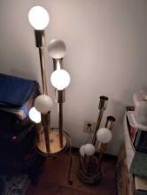 (LR) PAIR OF MCM BRASS GRADUATED POST TABLE LAMPS WITH WHITE GLOBES (ONE LAMP IS MISSING 2 GLOBES).