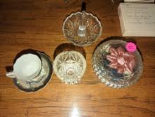 (MBR) LOT OF ASSORTED ITEMS TO INCLUDE, VINTAGE CRYSTAL GLASS TOOTHPICK HOLDER SAW TOOTH TOP AND