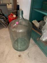 (GAR) GLASS 5 GALLON JUG WHAT YOU SEE IN PHOTOS IS WHAT YOU WILL RECEIVE SOLD WHERE IS AS IS.