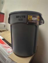 Rubbermaid Commercial Products BRUTE 20 Gal. Round Vented Trash Can, No Lid, Approximate Dimensions