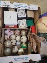 BOX OF MISCELLANEOUS: CHRISTMAS ORNAMENTS