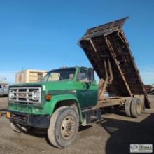 FLATBED DUMP, 1984 GMC 7000, 8 CYLINDER GAS ENGINE, MANUAL TRANSMISSION, SINGLE REAR AXLE, 28000LB G