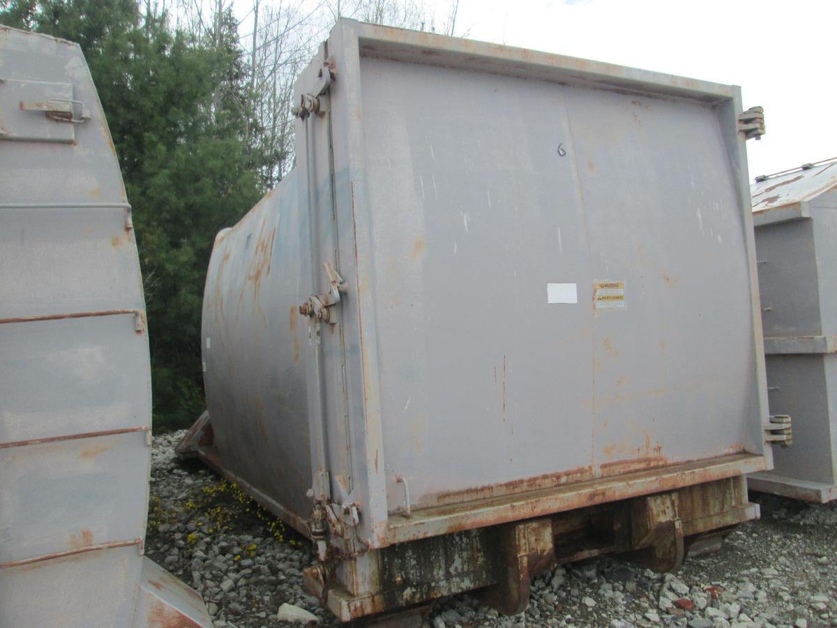 SUPPORT EQUIPMENT Integrated compactor buyer responsible for loading / acheteur responsible du