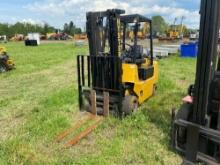 HYSTER 50XL FORKLIFT SN-97591 powered by LP engine, equipped with OROPS, 5,000lb lift capacity,