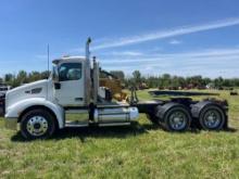 2017 PETERBILT 579 TRUCK TRACTOR VN:N/A powered by Paccar MX13 diesel engine, 500hp, equipped with
