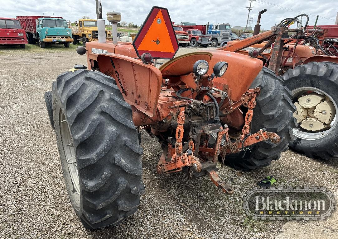 ALLIS CHALMERS D-17 WHEEL TRACTOR, 9000+hrs  WIDE FRONT, RUNS BUT NEEDS WOR