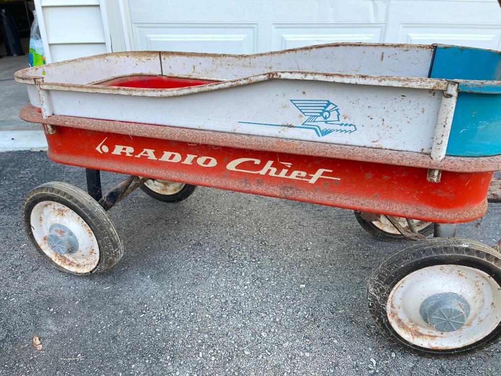 Vintage Radio Chief Wagon