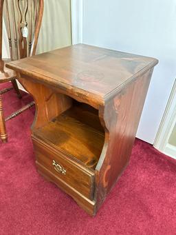 Small Wood Nightstand w/Drawer