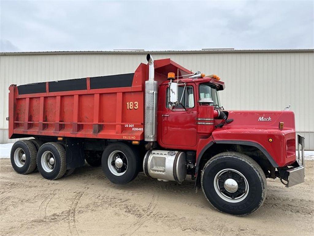 1992 MACK RB688S