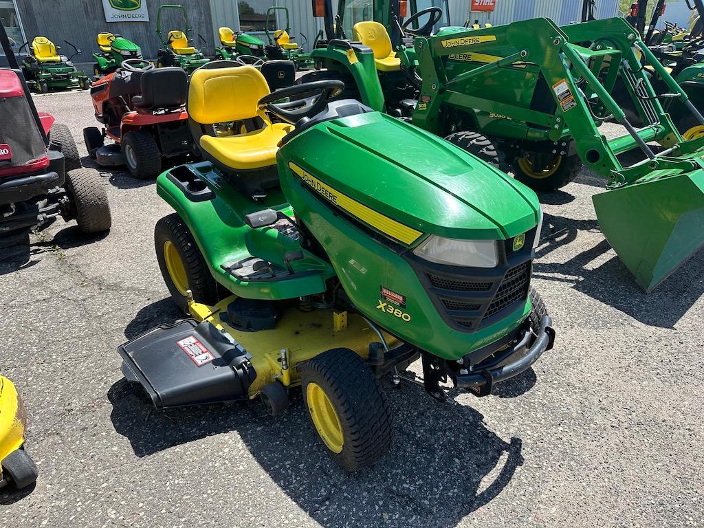 John Deere X380 Lawn Tractor