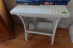 WICKER END TABLE BOOK RACK