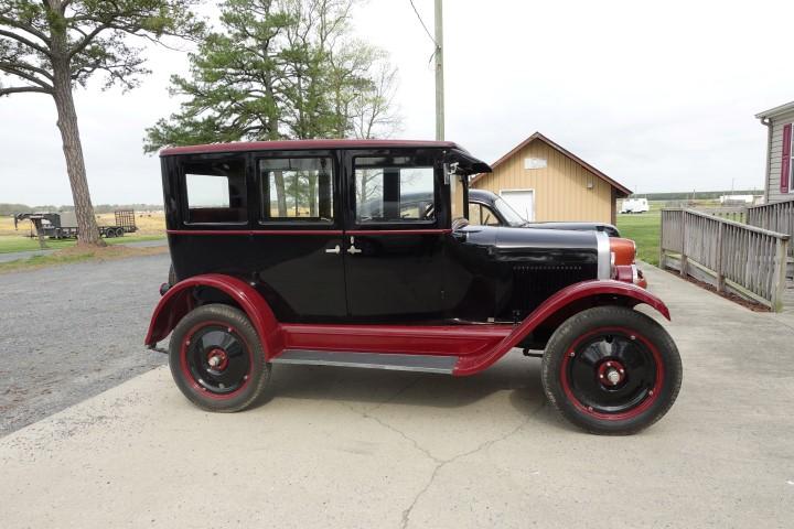 #2703 1925 CHEVY SEDAN MOSTLY ALL ORIGINAL HAS BEEN PAINTED 4 CYL MANUAL 21