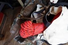 3 TRAVEL BAGS WITH CONTENTS INCLUDING CHRISTMAS CARDS KNEE PADS AND MORE