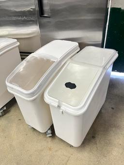 Cambro Ingredient Bins