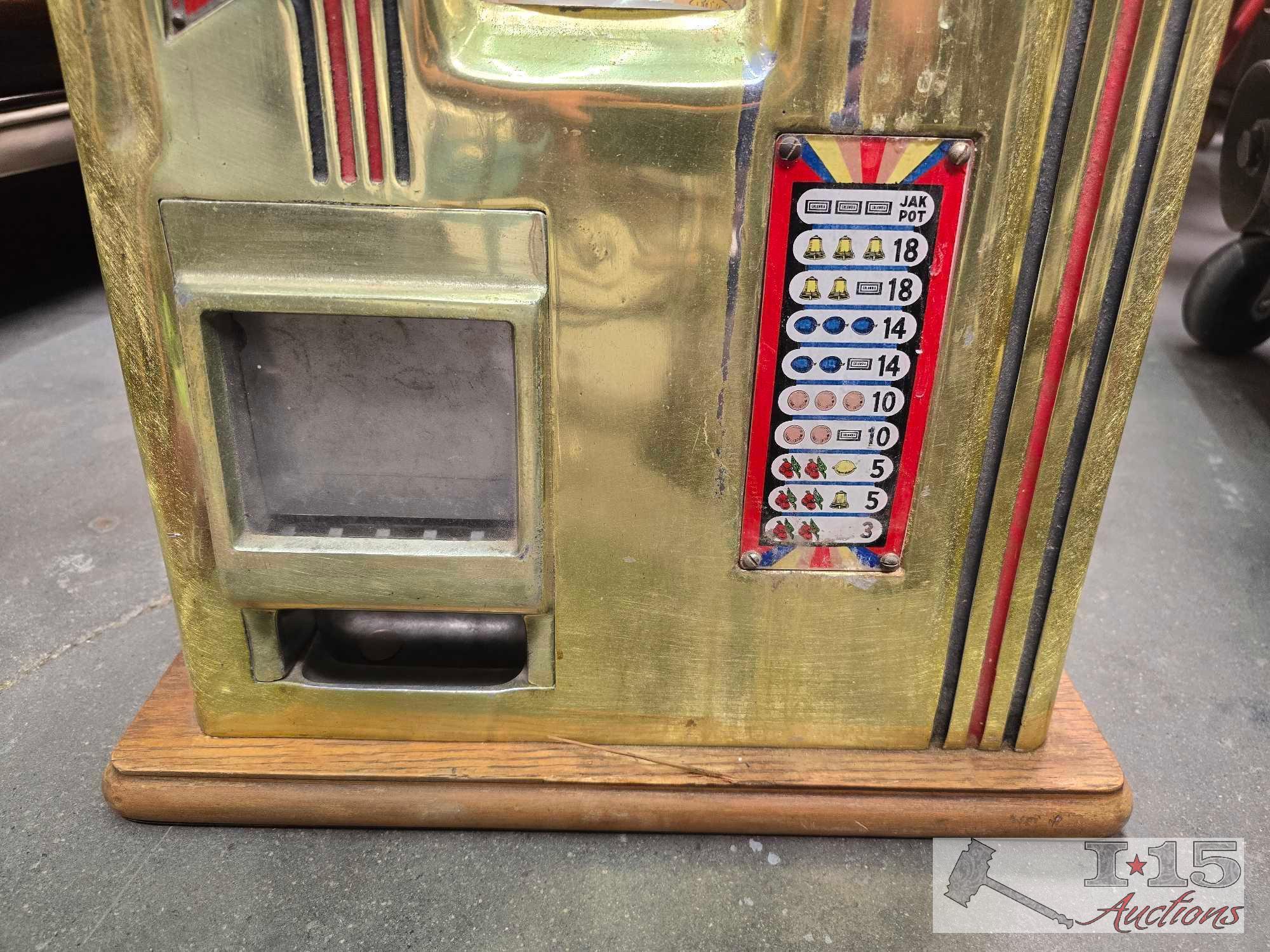 Antique Columbia De Luxe Slot Machine